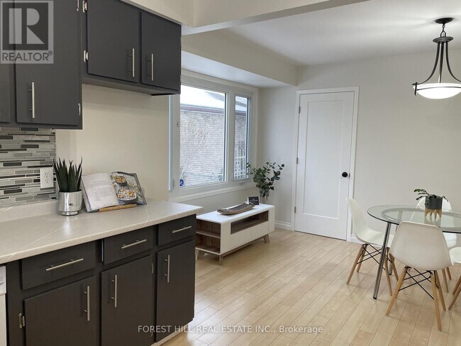 Photo - 609 Millbank Dr