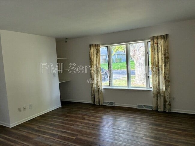 Photo - 410 Monroe St