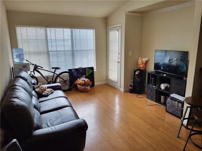 Photo - 501 W 26th St Unit 316