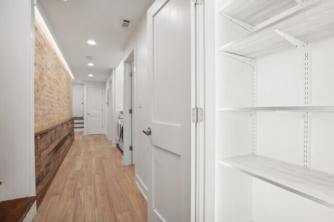 Photo - 3806 W Washington Blvd Unidad DG