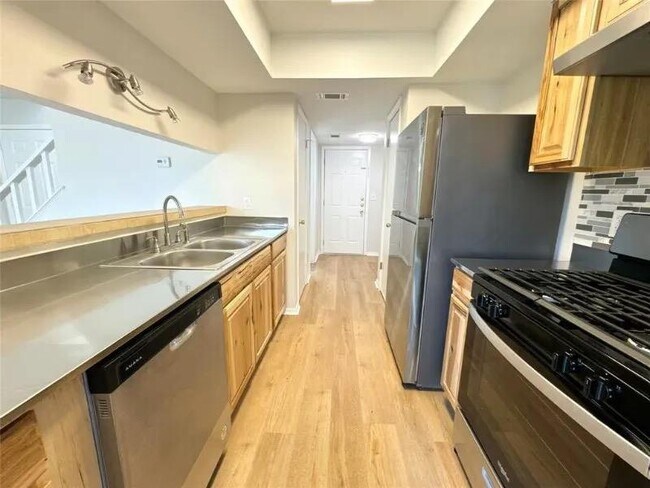 Photo - 12136 Thompkins Dr