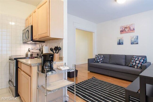 Photo - 244 Kelton St Condo