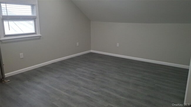 Photo - 194-14 115th Rd