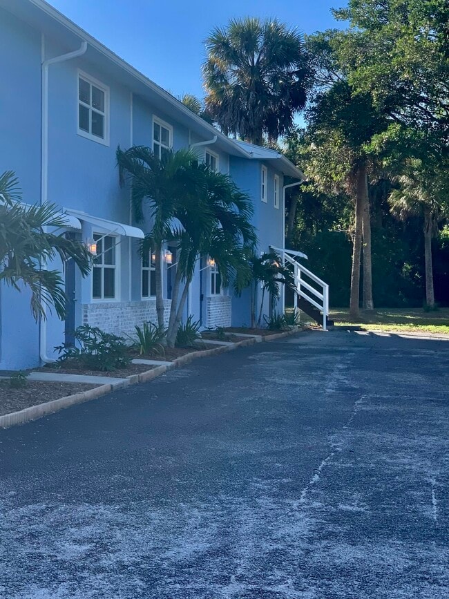 Building Photo - 4220 NE Indian River Dr Rental