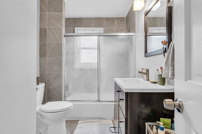 Photo - 160 Saint Alphonsus St Unit 2