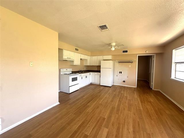 Photo - 1814 Spring Lake W