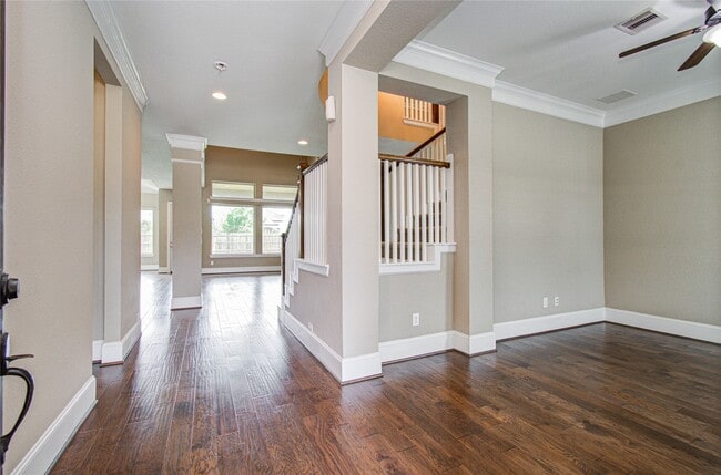 Photo - 2403 Orchard Way