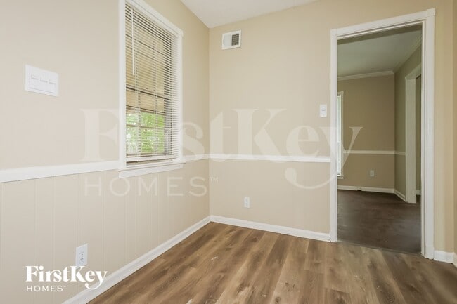 4832 Rolling Meadows Dr