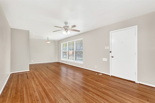 Photo - 1830 Viewcrest Dr