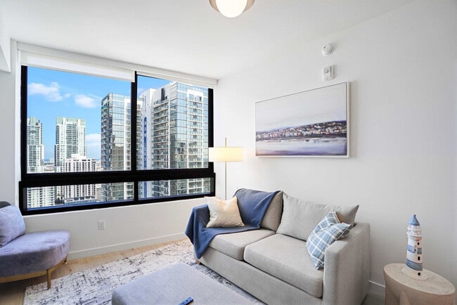 Building Photo - 225 N Miami Ave Unit SI FL34-ID1471177P