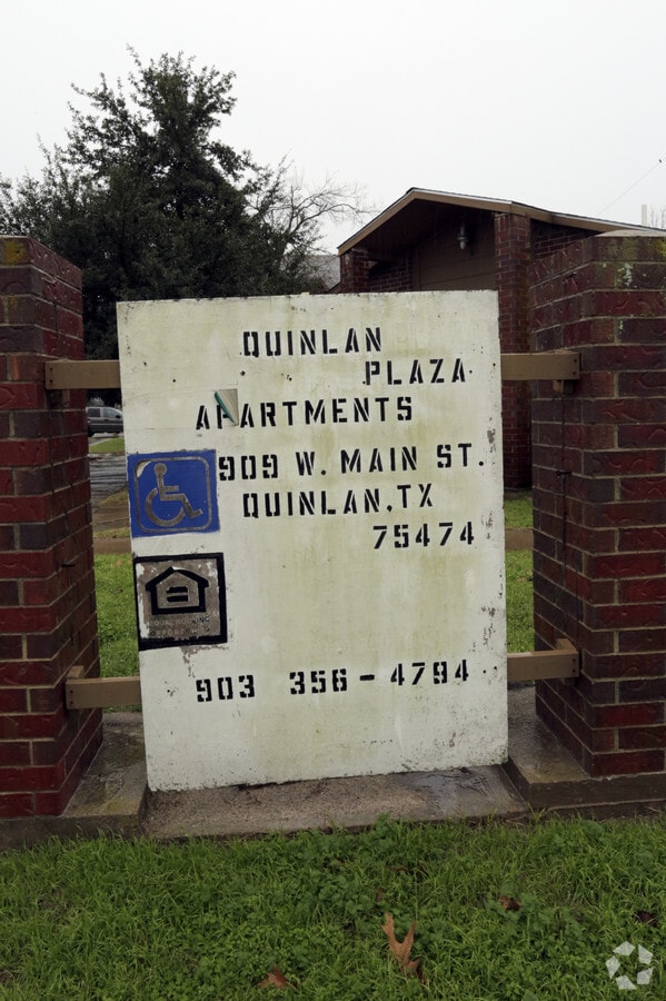 Quinlan Plaza Apartments - Quinlan Plaza Apartments