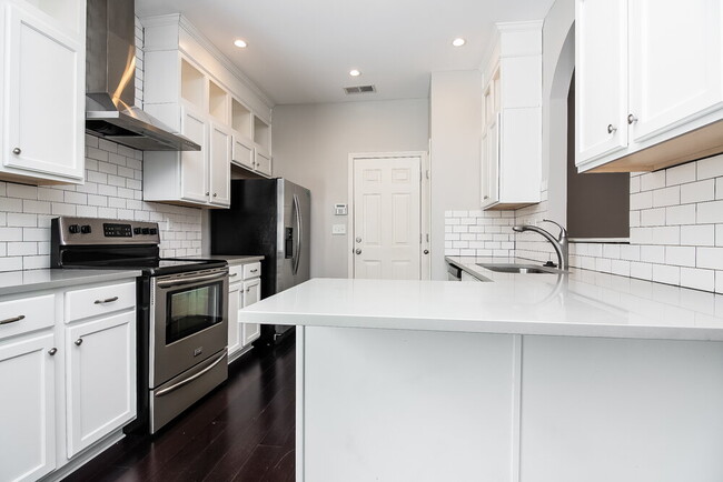 Photo - 4902 Longleaf Oak Cove