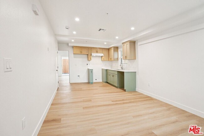 Photo - 1185 Leighton Ave