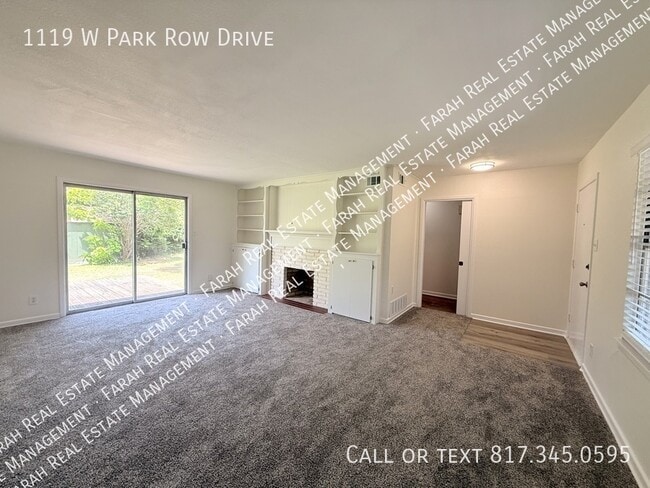 Photo - 1119 W Park Row Dr