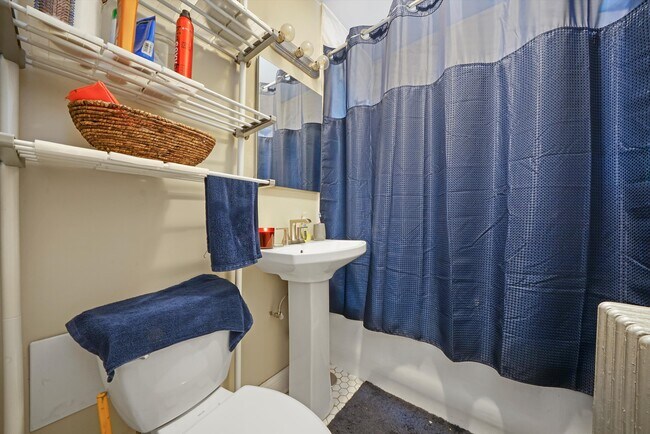 1923 Grove Ave Unit 4