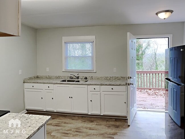 Photo - 940 Nelson Dr