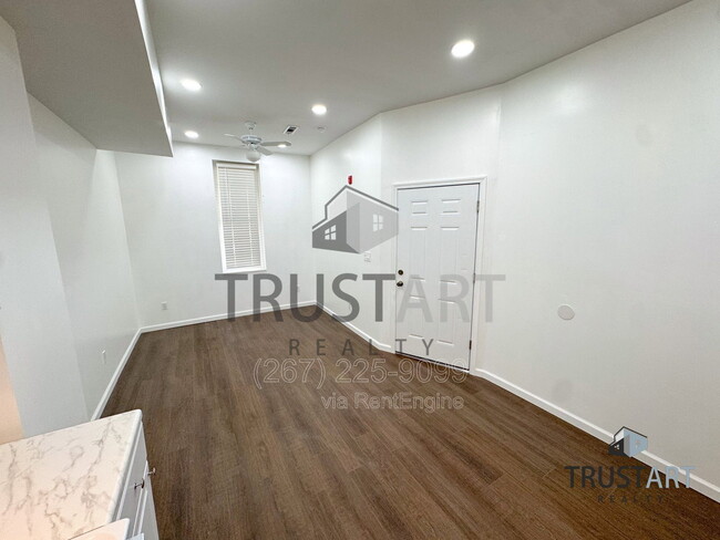 Photo - 910 N 41st St Unit 1