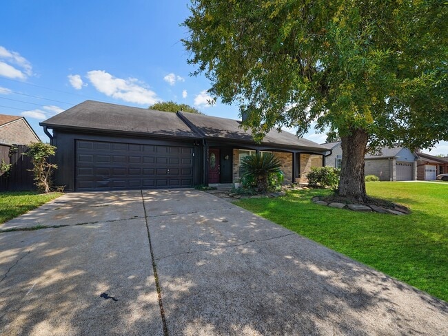 Photo - 9534 Cannock Chase Dr