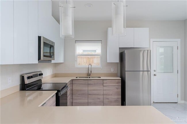 Photo - 18 Rafael Dr Unit 1