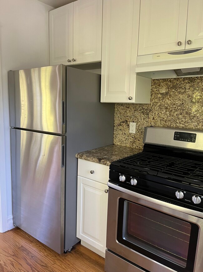 STAINLESS-STEEL APPLIANCES - 10949 Massachusetts Ave