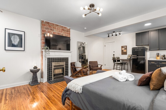 Photo - 2034-2040 N High St