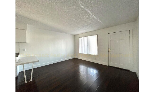 Photo - 301 W Helen St Unidad 102