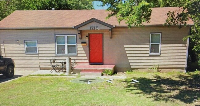 Building Photo - 1715 NW Lindy- COMING SOON! Rental
