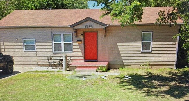 1715 NW Lindy- COMING SOON! - 1715 NW Lindy- COMING SOON! House
