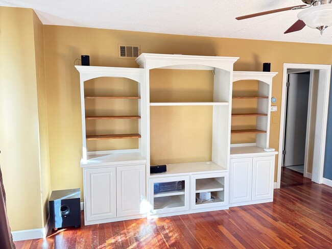 Photo - Charming 2 BR 1.5 bath house near ISU