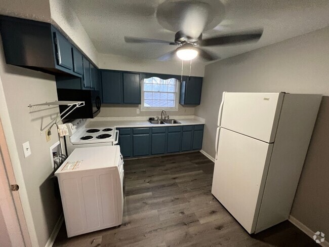 Building Photo - 1 bedroom 1 bath. cute and cozy!  REDUCED ... Rental