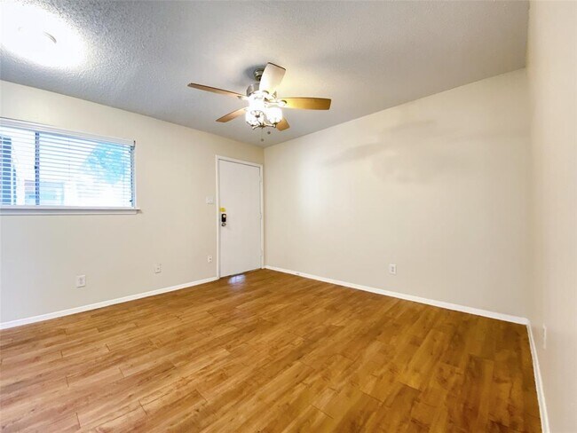 Photo - 2800 Swisher St Unidad 217