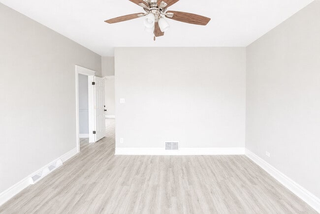Photo - 1704 N Mayfield Ave