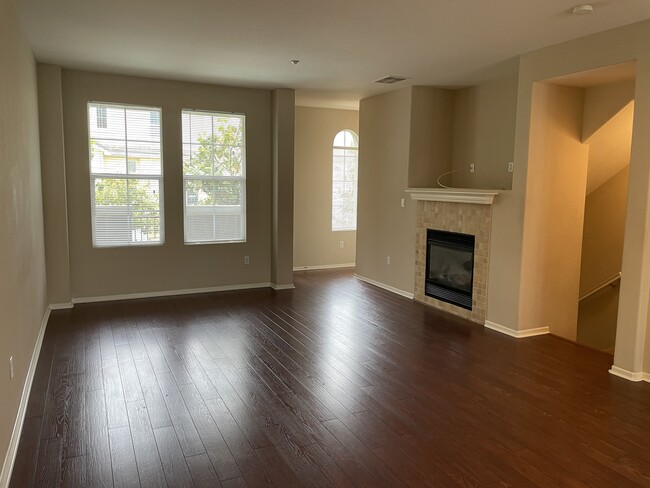 Photo - 2705 White Pine Ct Townhome