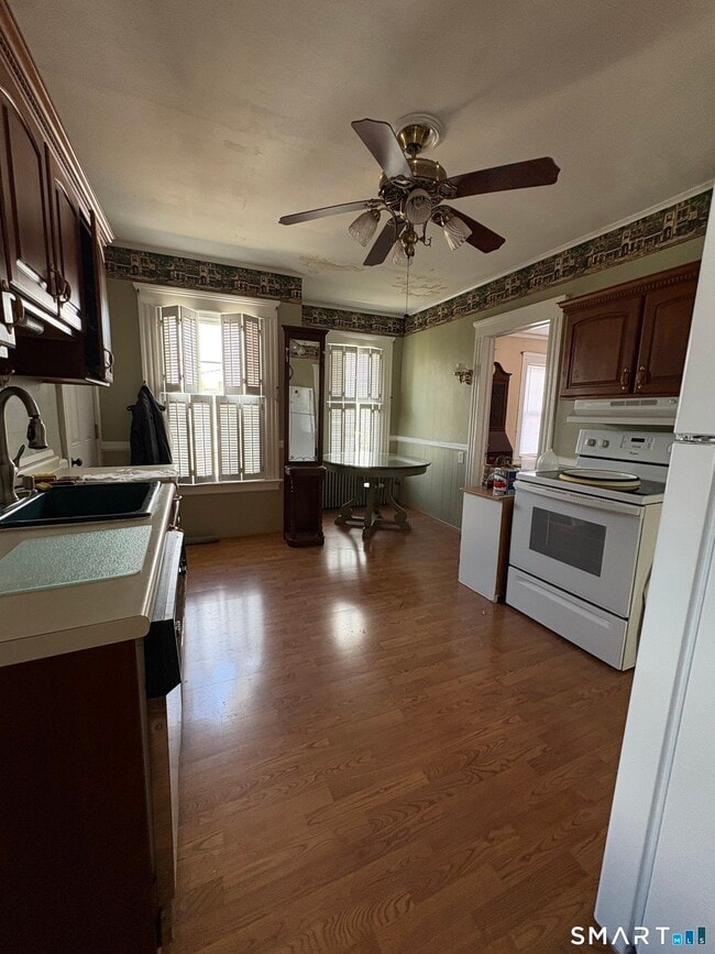 Photo - 211 S Whittlesey Ave