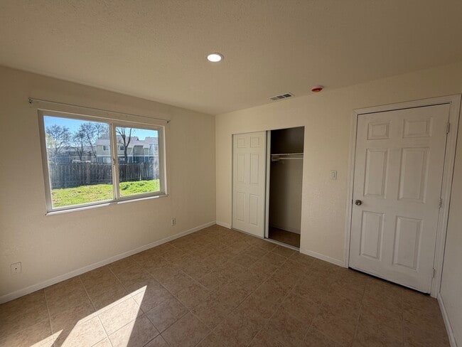 Photo - 1534 Nadine Ave