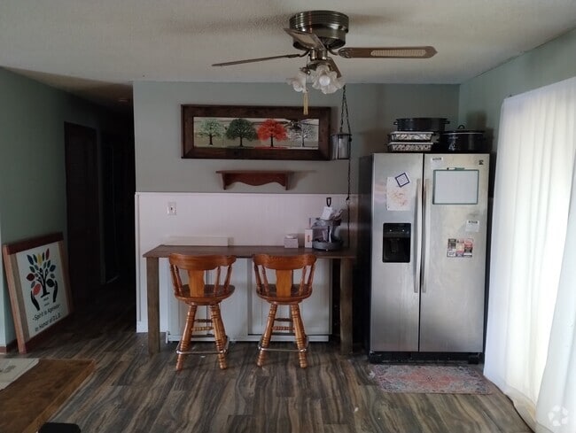 Building Photo - 316 Mill St S Rental
