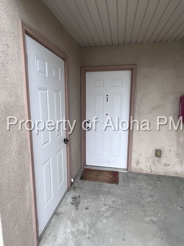 Photo - 1055 W Pine Ave