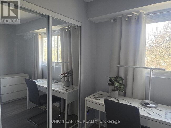Photo - 71 Osterhout Pl