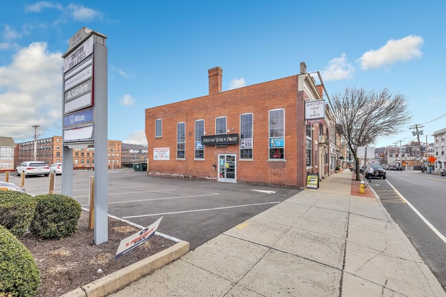 Photo - 475 Howe Ave Unit 5