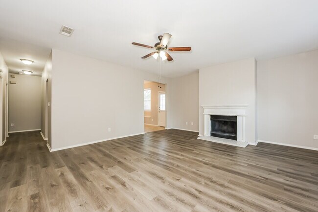 Photo - 2321 Wildwood Ln