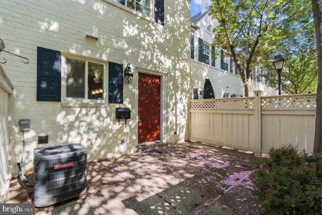 Photo - 5272 Maris Ave