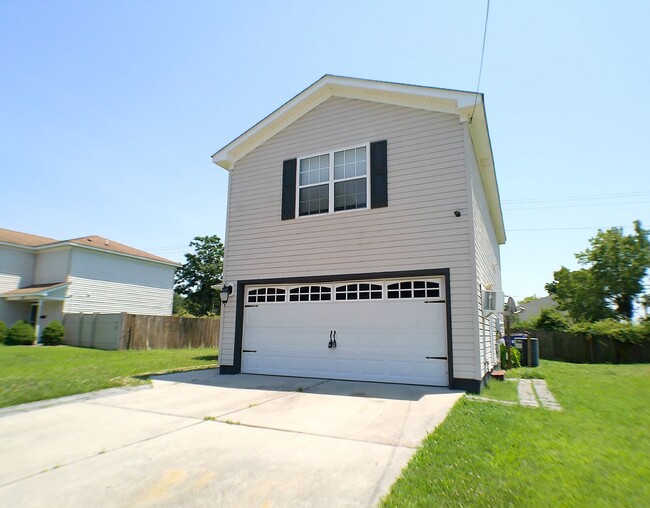 Gorgeous 3 bed 2.5 bath single-family home... - Gorgeous 3 bed 2.5 bath single-family home...