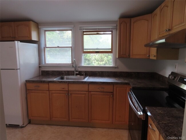 Photo - 120 Cerny Pl