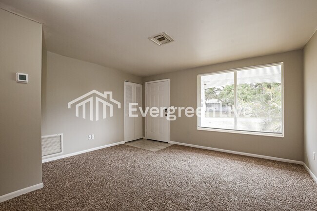 Photo - 2038 Keyes Ln