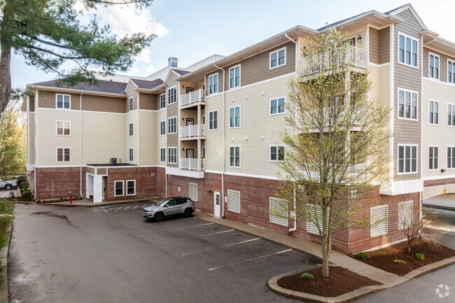Primary - Franklin Center Commons Apartments