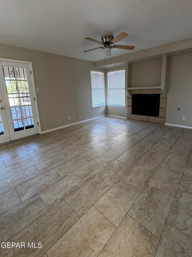 Photo - 1801 Garden Gate Way