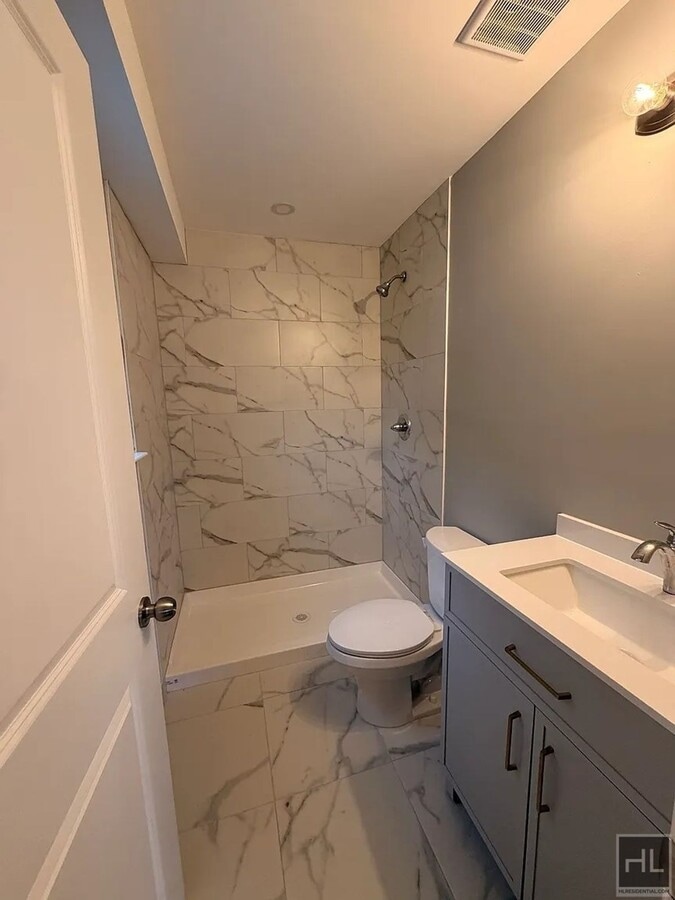 Photo - 31 Cunard Ave Unit 1