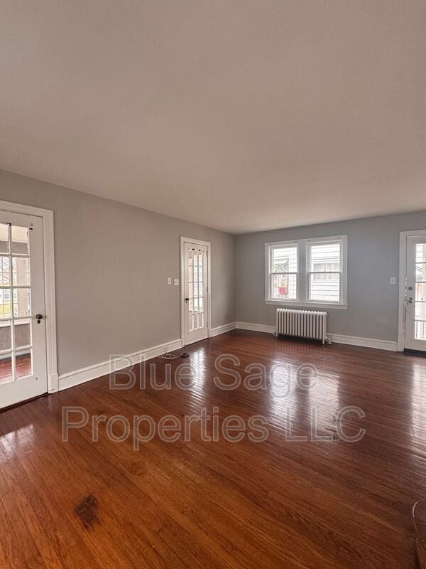 Photo - 210 W Dupont St