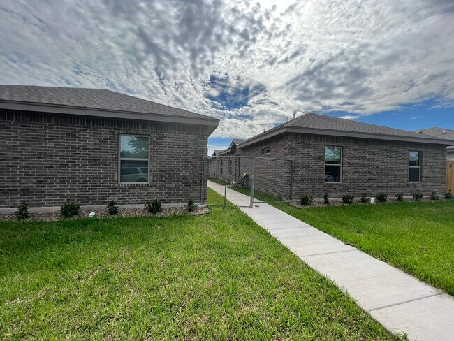 Photo - 2004 Bahamas Dr Unit 4