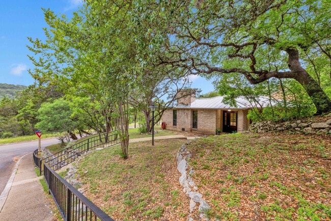 Photo - Charming 3/2 in Scenic Helotes, TX